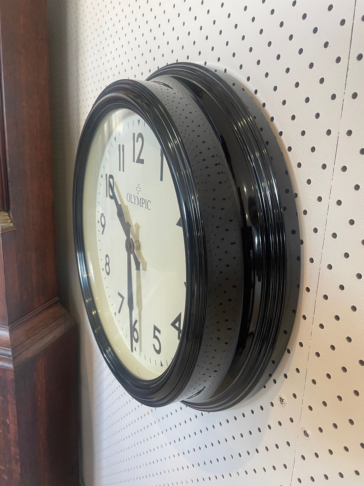 Classic Railway Station Wall Clock – 32cm